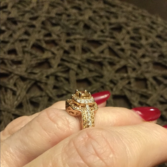 Jewelry - NWOT Champagne Topaz And Rose Gold Ring Size 6